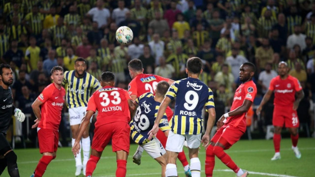 Süper Lig'de günün sonuçları! Fenerbahçe son anda...
