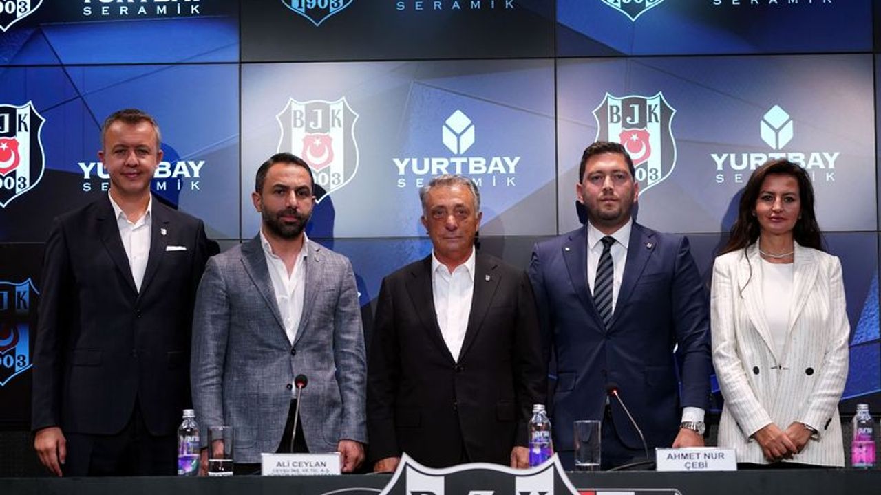 Beşiktaş'ta imzalar atıldı! Üç sponsor...