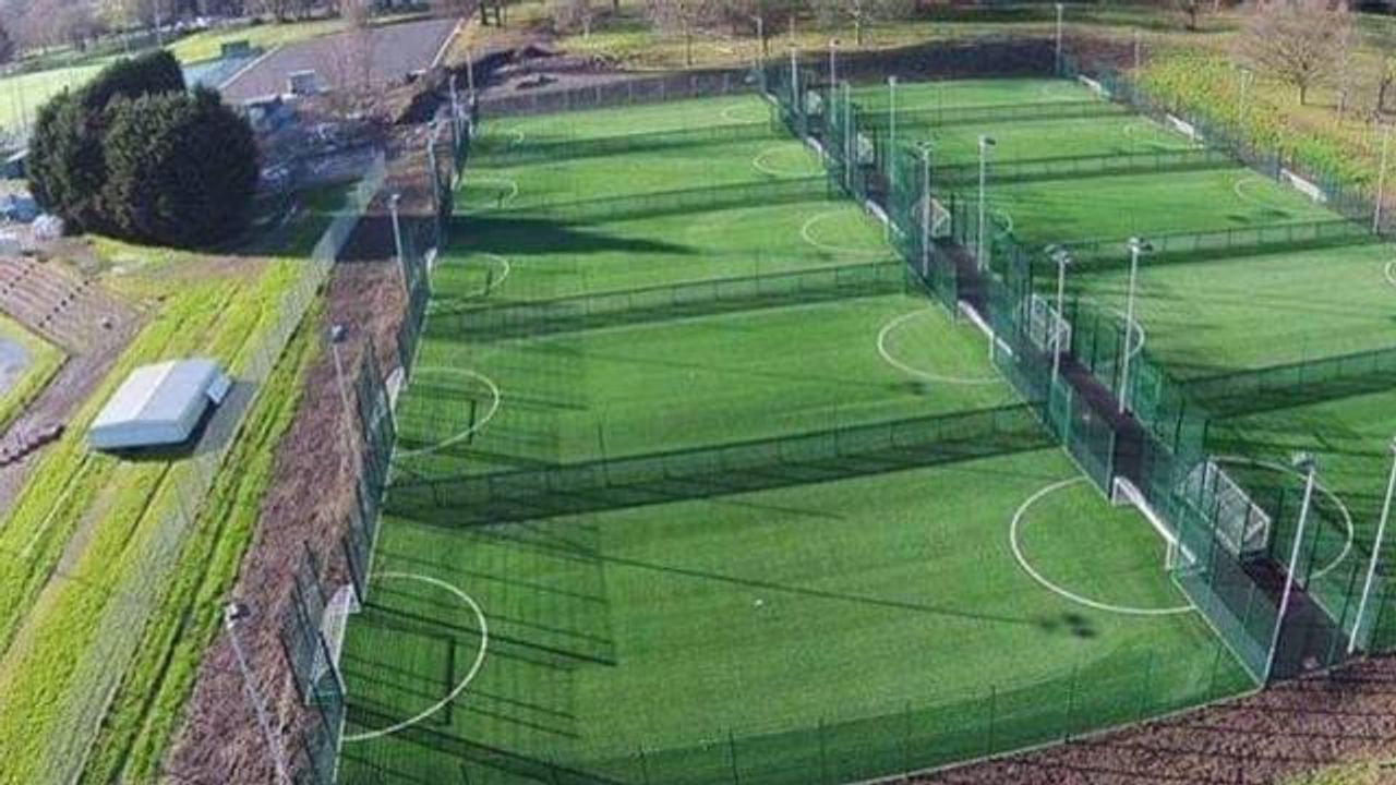 İngiltere'de Beşiktaş futbol okulu açıldı..