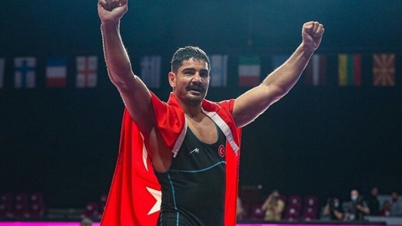 Taha Akgül üçüncü kez dünya şampiyonu