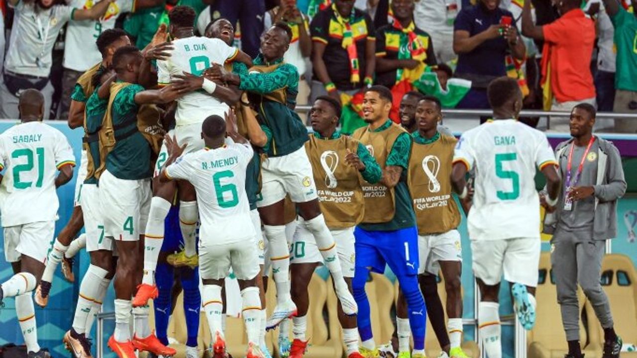 Senegal, ev sahibi Katar'a acımadı!