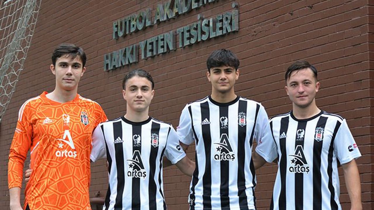 Beşiktaş 4 gençle sözleşme imzaladı