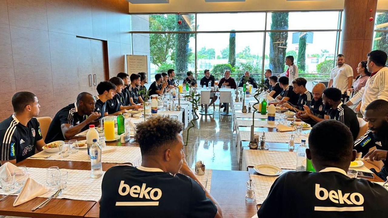 Beşiktaş yemekte buluştu! İki futbolcu katılmadı