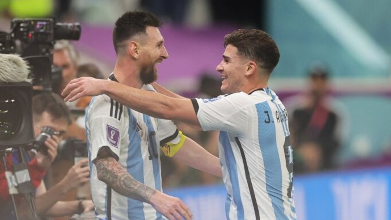 Messi rekor kırdı, Arjantin finalde!