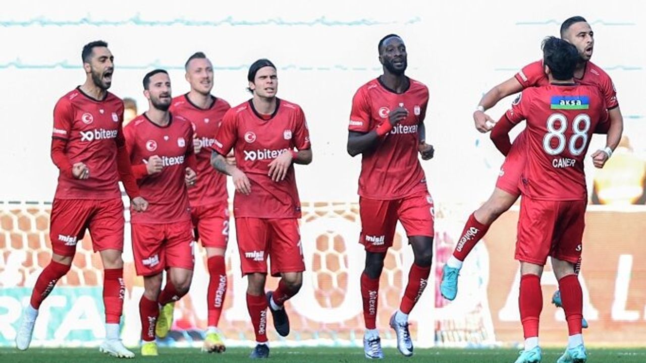 Sivasspor, deplasmandan galibiyetle döndü