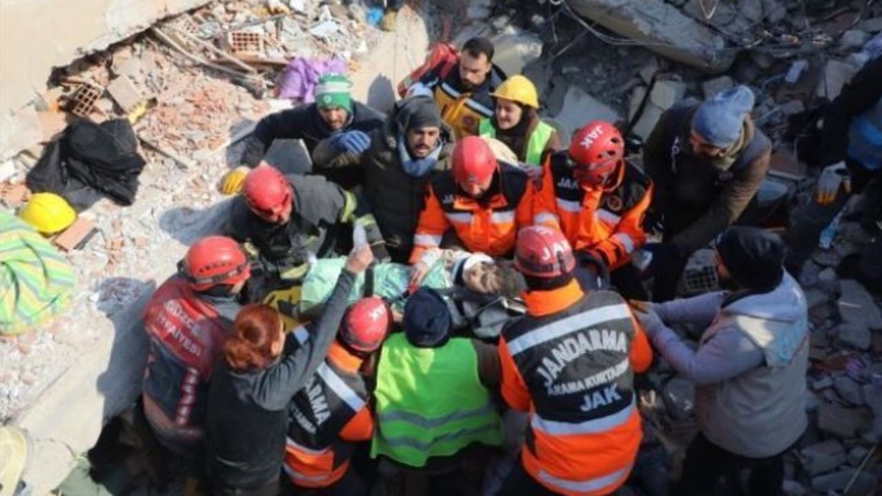 Depremin ardından 5'inci günde bilanço... Can kaybı ve yaralı sayısı açıklandı