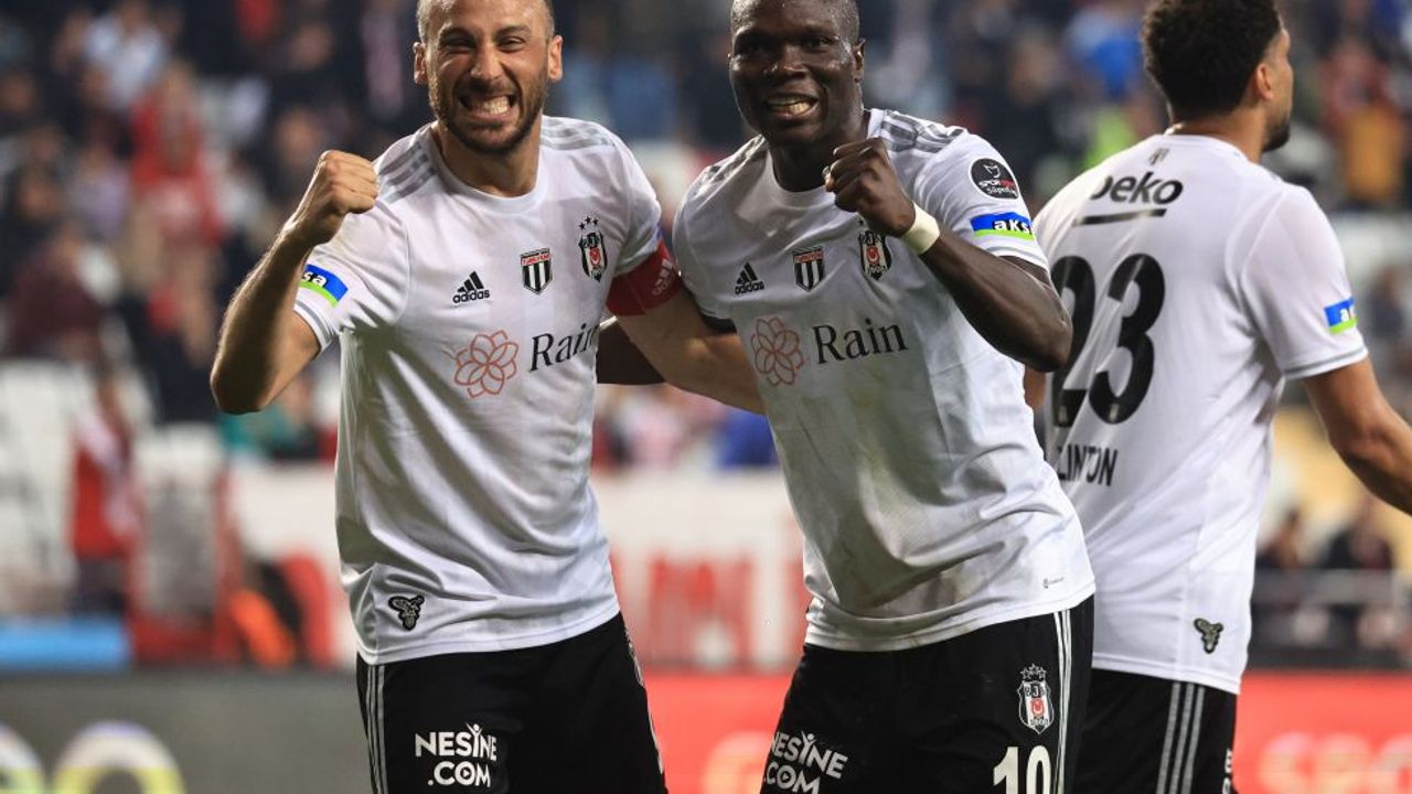 Beşiktaş'tan Fenerbahçe paylaşımı