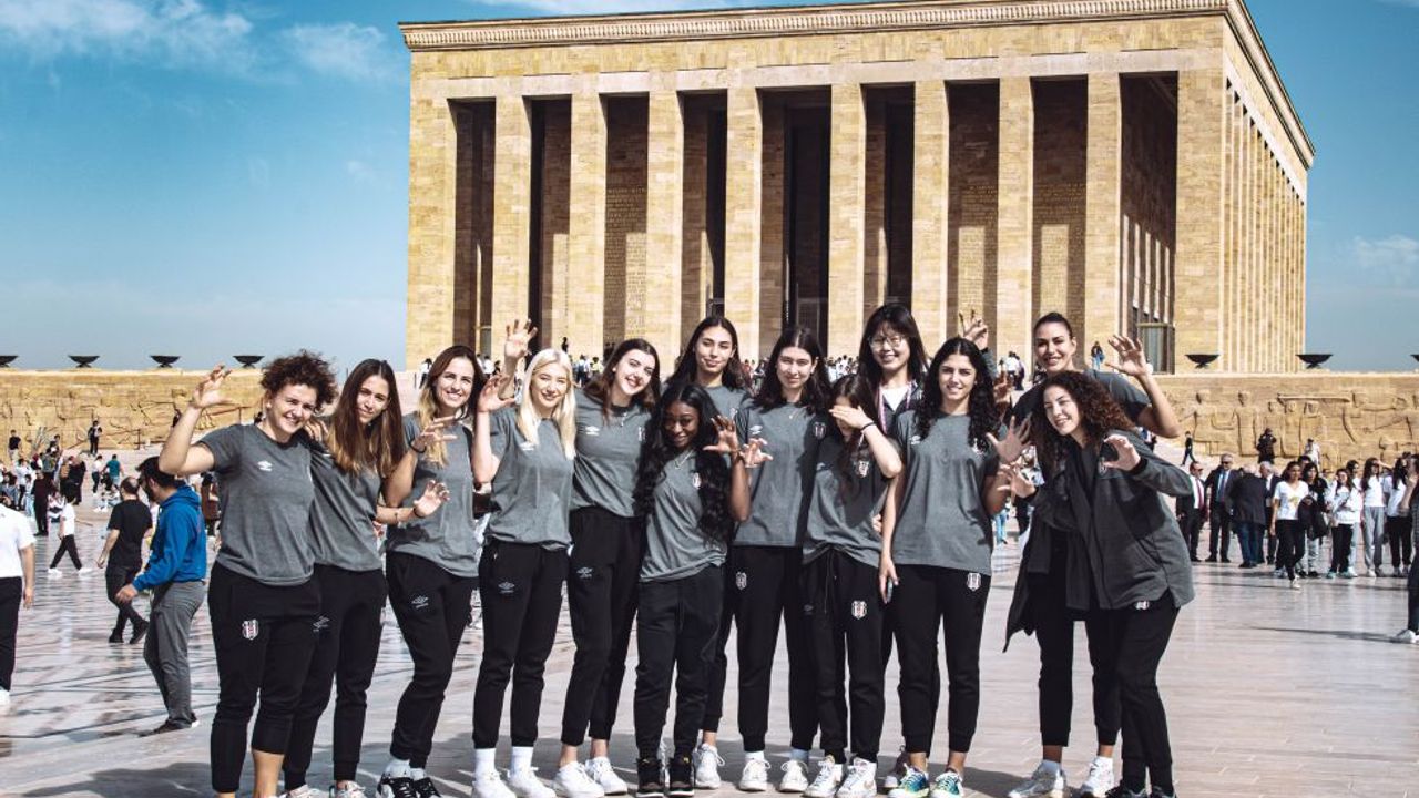 Beşiktaş Kadın Basketbol Takımı, Anıtkabir'i ziyaret etti