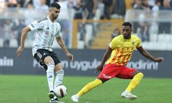 "Topu o kadar geç oynuyor ki!"