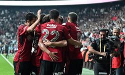 Beşiktaş'ta maç sonu takıma destek!