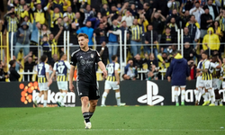 Fenerbahçe tribünlerinden Semih Kılıçsoy'a alkış!
