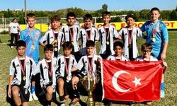 U-13 Futbol Akademi Takımı şampiyon