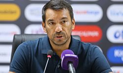 Van Bronckhorst'a ülkesinde çirkin tezahürat!