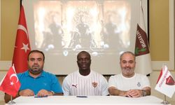 Aboubakar imzayı attı