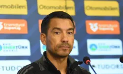 "Van Bronckhorst gitsin" demek, aptallıktır!