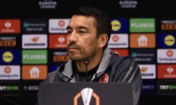 Bronckhorst: Hepimiz için en iyi ilaç galibiyet