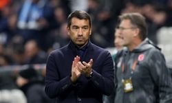 Giovanni van Bronckhorst yönetimden üç ismi istedi