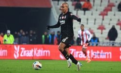 Hangi futbol aklı Joao Mario'dan kanatta verim alabileceğini düşünmüş?