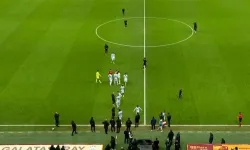 Penaltı tepkisi: Adana Demirspor sahadan çekildi!