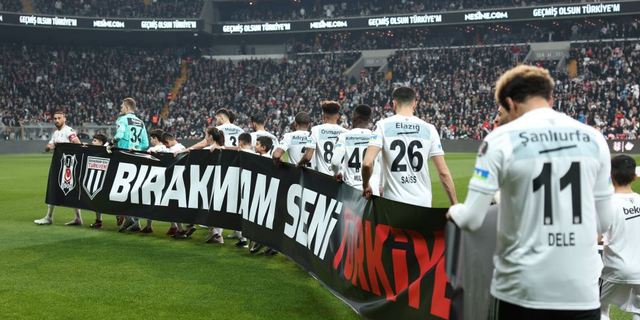"Tribünlerin sahadan güzel olduğu bir akşam"