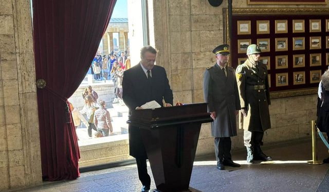 Beşiktaş yönetiminden Anıtkabir'e ziyaret.