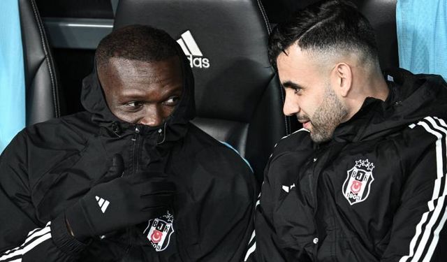 Beşiktaş'ta üç oyuncuya ıslıklı protesto
