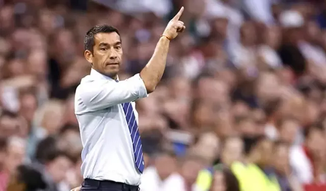 Van Bronckhorst'un geliş saati belli oldu! İmza Töreni Hazırlıkları Başladı