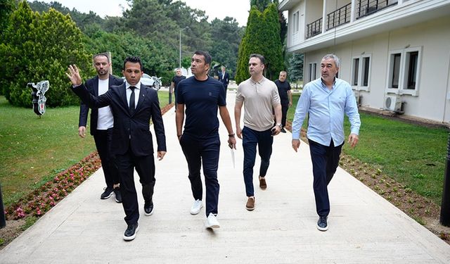 Giovanni van Bronckhorst'tan A Milli Takım dileği: 'İzlemek harika olurdu'