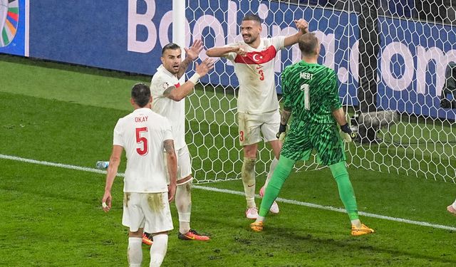 Merih Demiral: ''Ne mutlu Türk'üm diyene!''