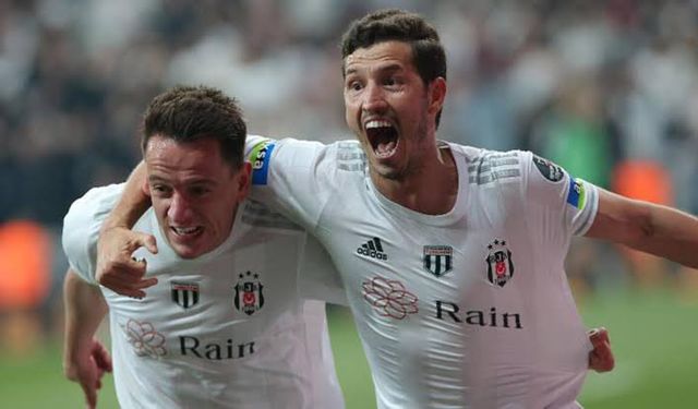 BEŞİKTAŞ BEĞENİLMEYEN OYUNLA 4 ATMIŞTI