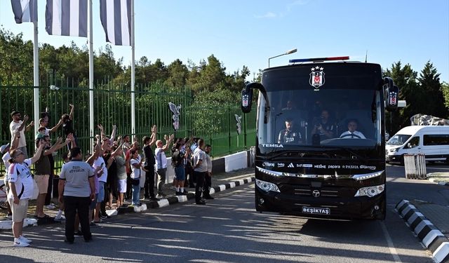 Beşiktaş, Galatasaray ile Süper Kupa maçı için yola çıktı