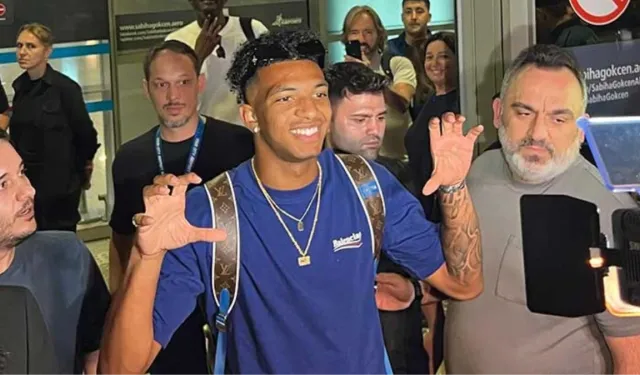 Yeni transfer İstanbul'a geldi