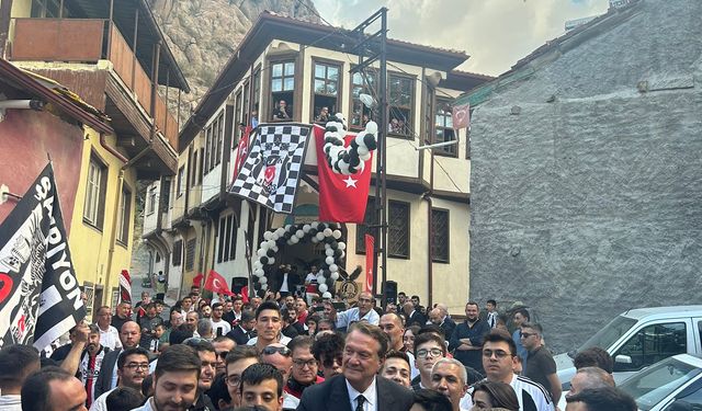 Başkan Arat, Afyon'da "Büyük Taarruz"u anıp taraftarlarla buluştu