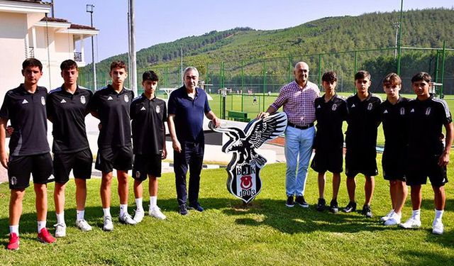 Samet Aybaba U-16 Akademi Takımımızın Milli Sporcularıyla Buluştu