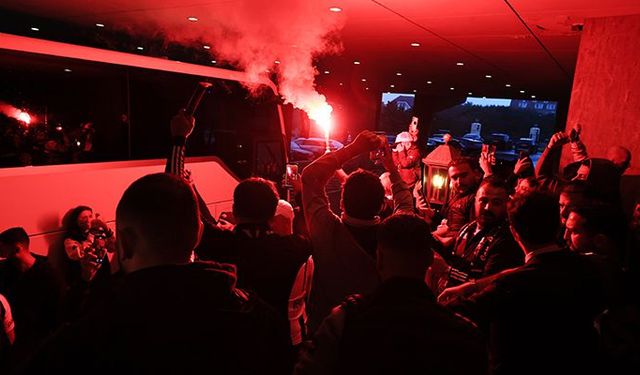 Beşiktaş'a Amsterdam'da coşkulu karşılama