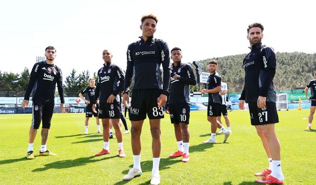 Beşiktaş antrenmanına sürpriz bir ziyaretçi katıldı!