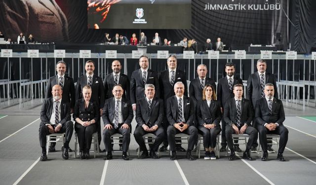 Beşiktaş'ta başkanlığa seçilen Serdal Adalı ve yönetimi, mazbatalarını aldı