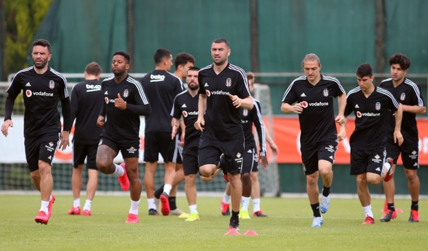 Beşiktaş çift idmanla hazırlıklarını sürdürdü