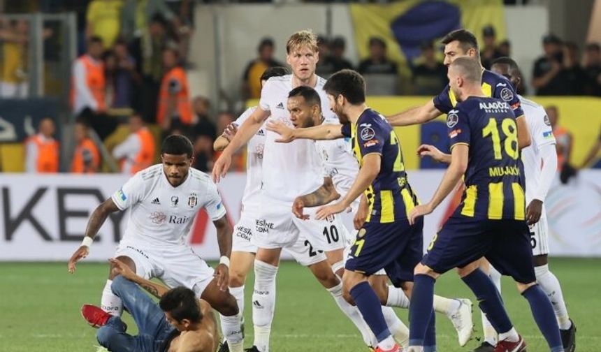 Bedeli ağır oldu! Ankaragücü-Beşiktaş maçında sahayı karıştıran taraftara hapis cezası