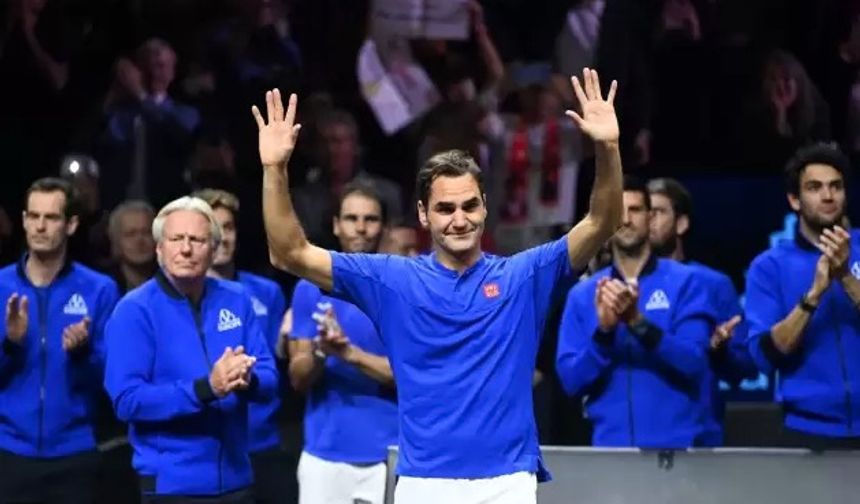 Roger Federer kortlara gözyaşlarıyla veda etti